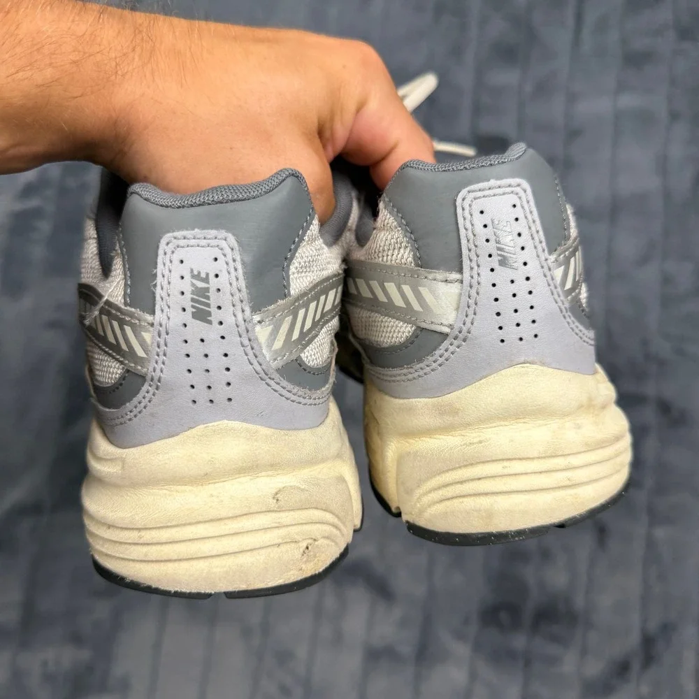 Nike initiator running